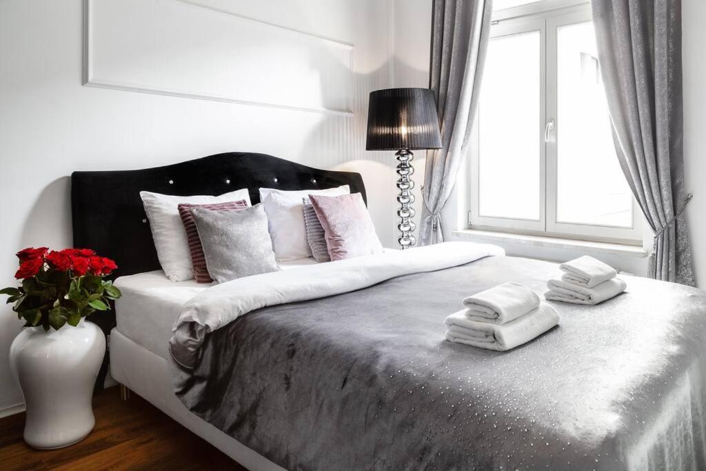 Househost Apartment:Lobzowska 22 Красков Екстериор снимка